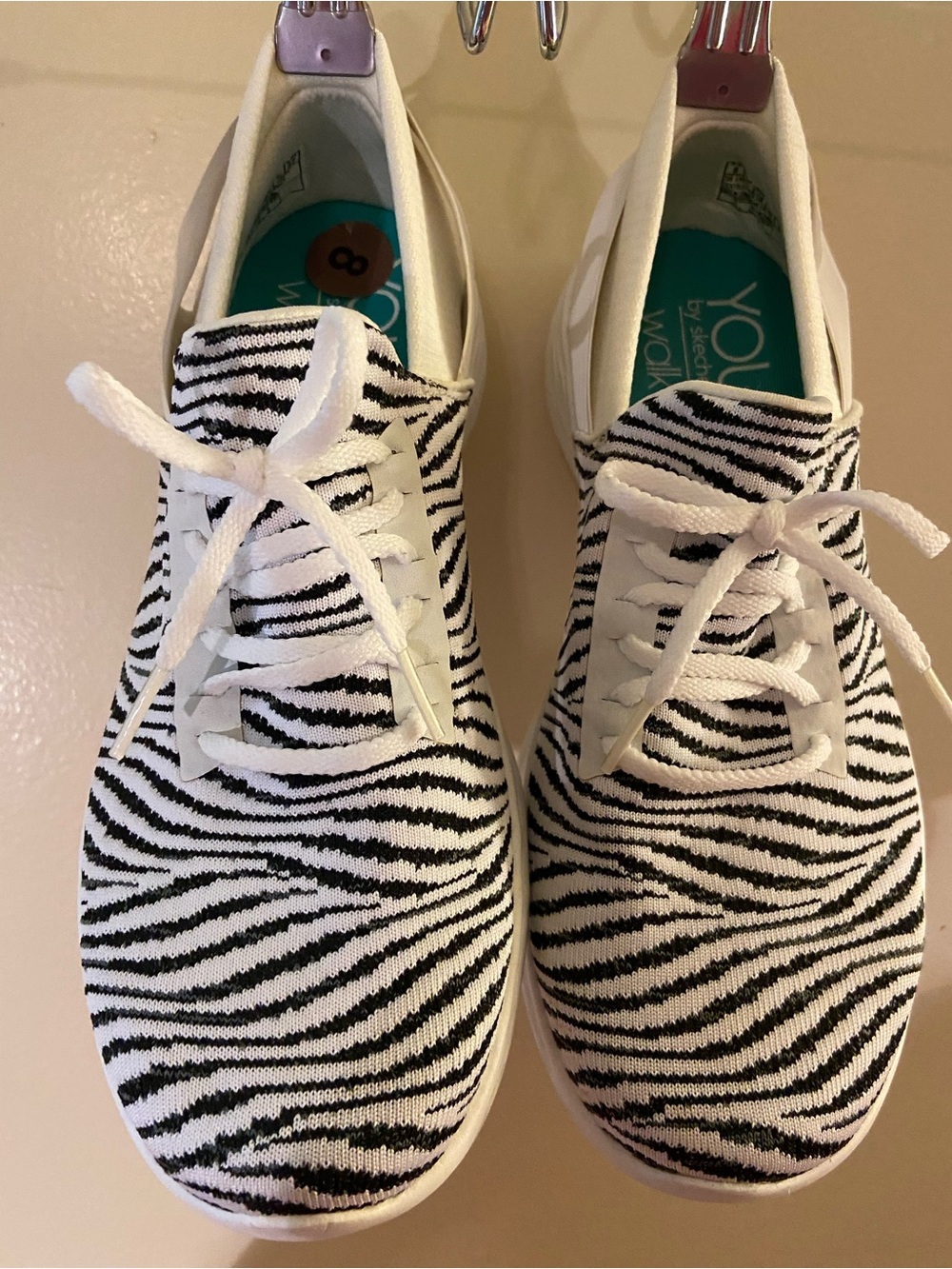 Skechers YOU Walk Sneakers in Black& White